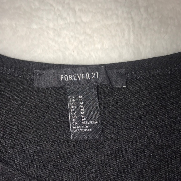 ❄️2 FOR $20❄️ Forever 21 T shirt - Picture 3 of 3